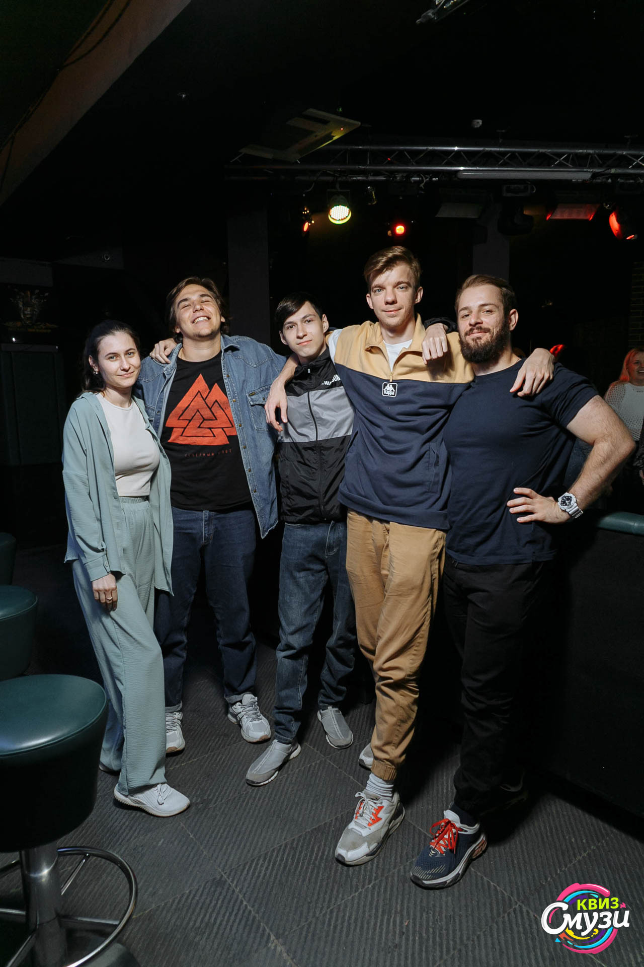 Квиз Смузи, игра Угадай мелодию: 150 русских хитов. Событийный фотограф Максим Бескоровайновнов