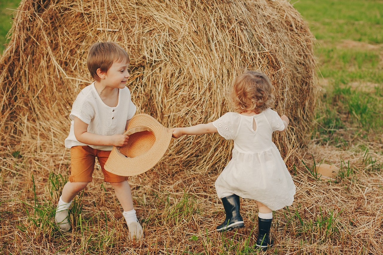 Фотосессия со стогами сена. Фотограф Евгения Мальцева, Архангельск