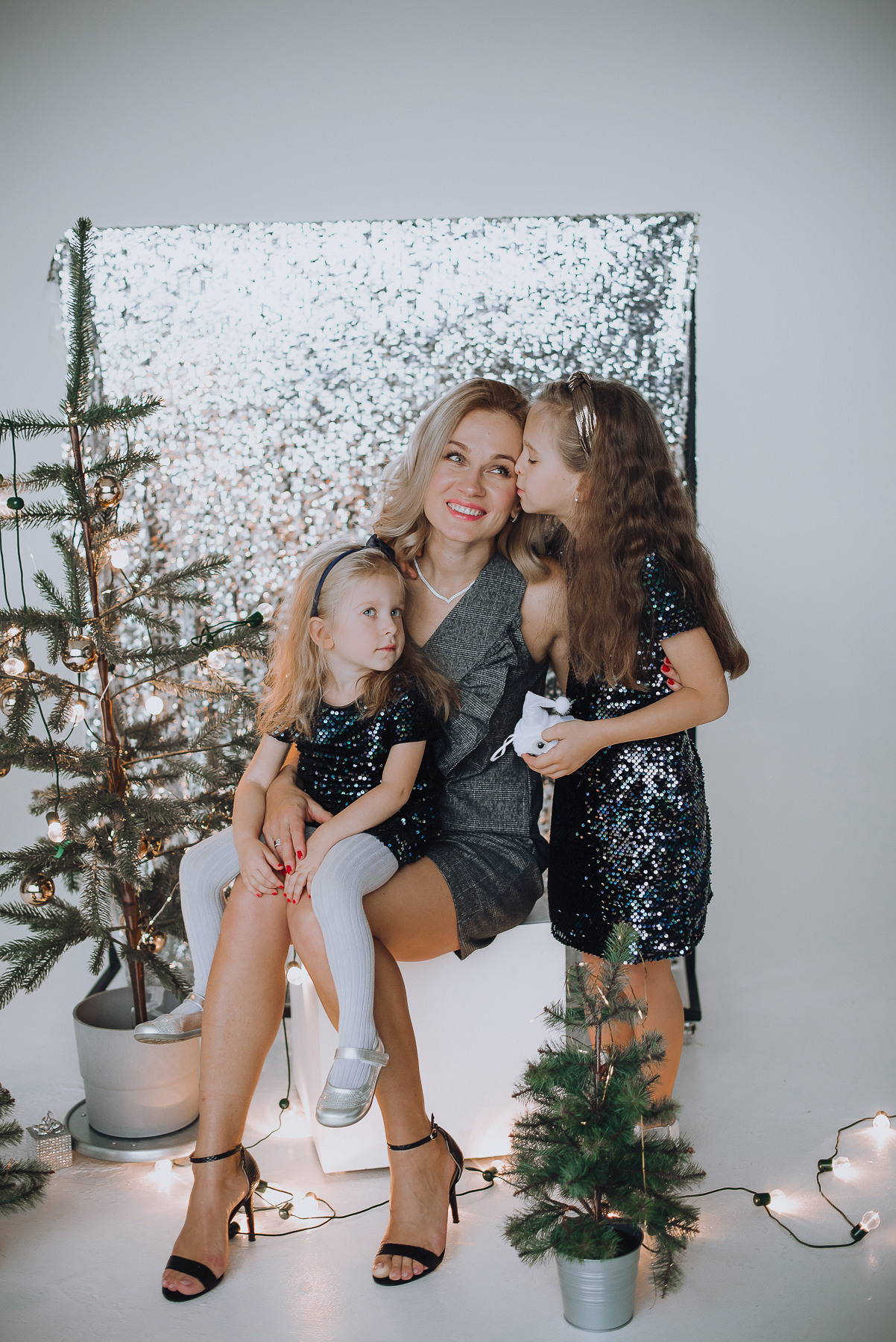 Happy Family_Оля, Денис, Ева и Кира. Свадебный и семейный фотограф в Минске Яна Новак