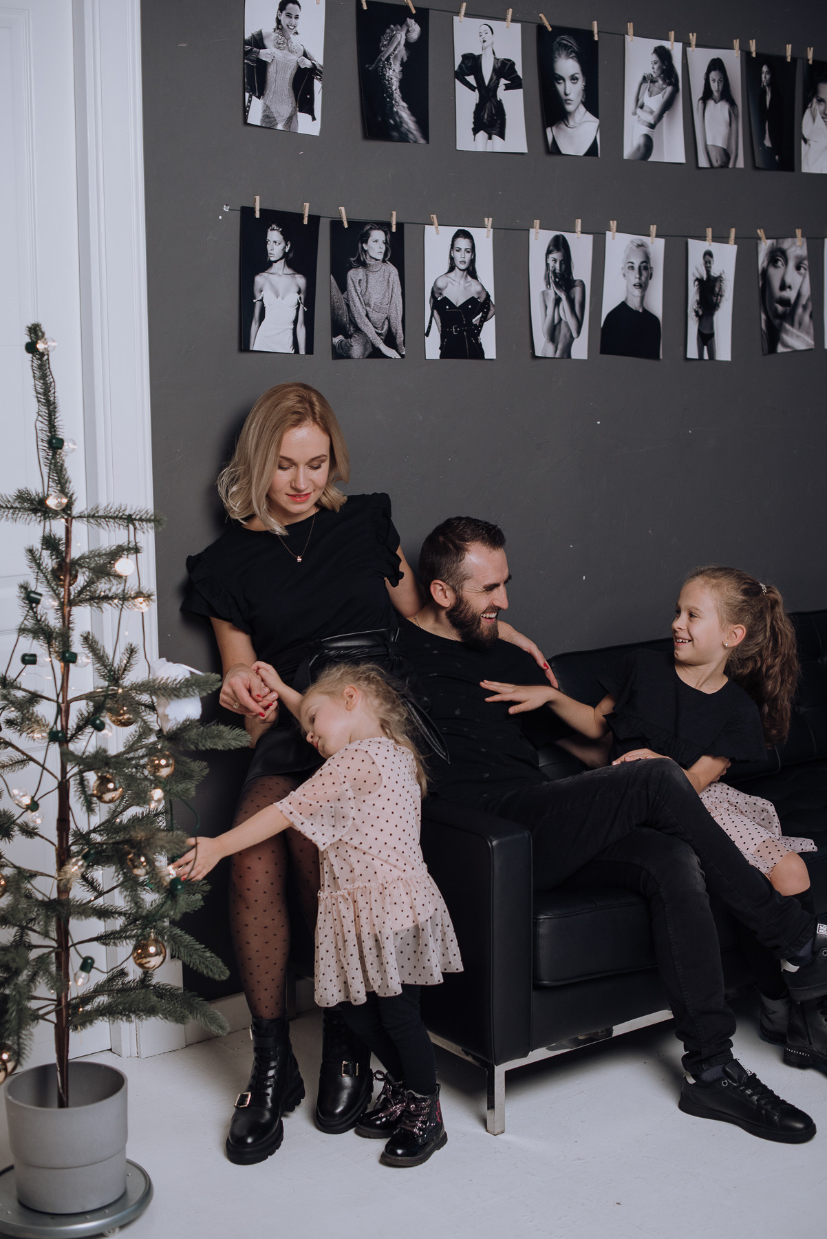 Happy Family_Оля, Денис, Ева и Кира. Свадебный и семейный фотограф в Минске Яна Новак