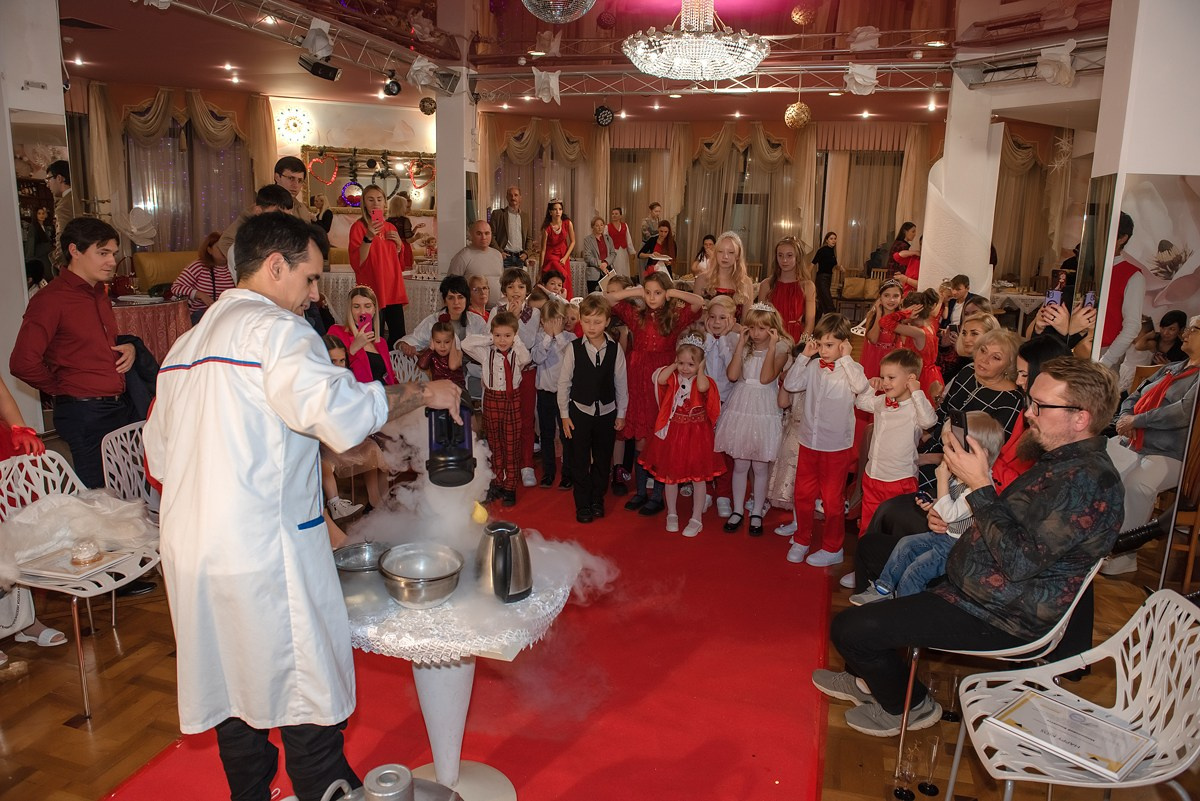 Выпускной в детской школе моделей HAPPYkids 2024. Семейный и коммерческий фотограф в Сочи Александр Бодунов