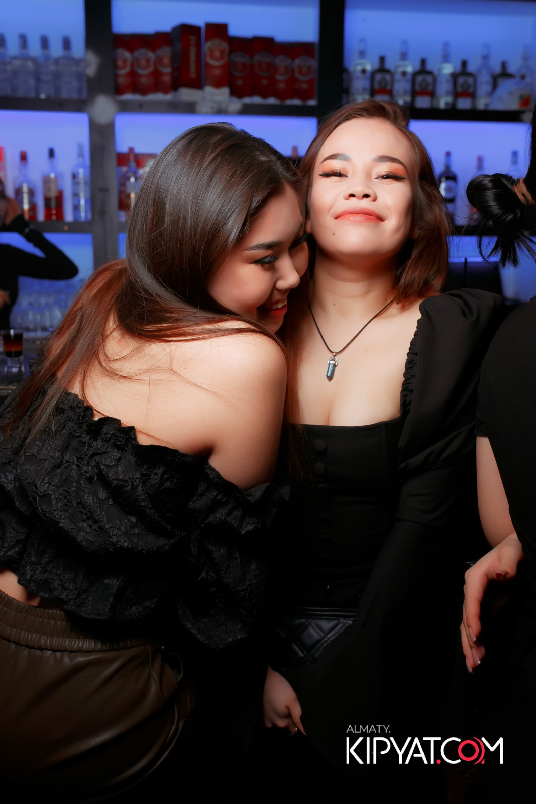 UYAT EMES BAR. КИПЯТКОМ АЛМАТЫ!