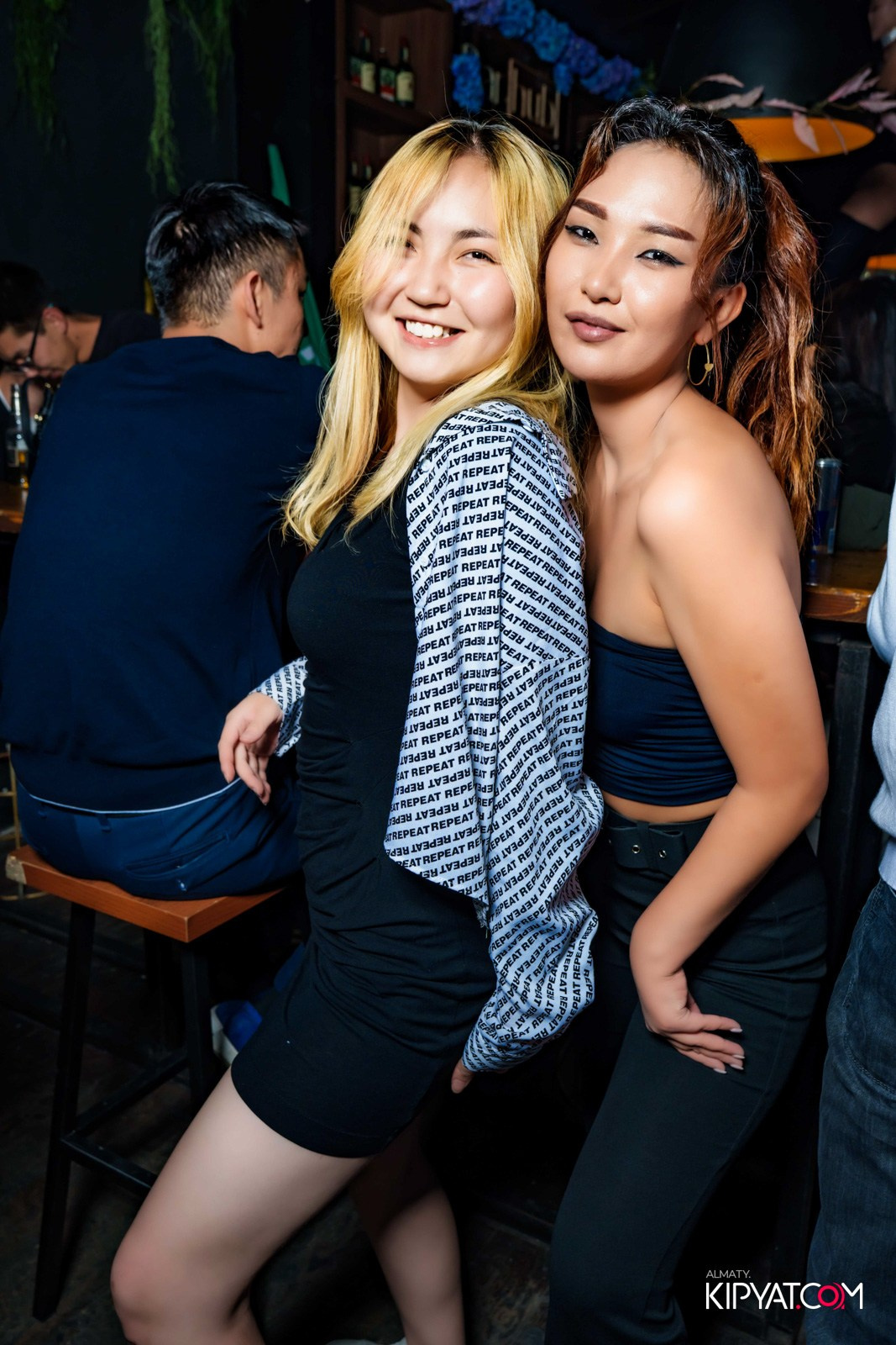 UYAT EMES BAR. КИПЯТКОМ АЛМАТЫ!