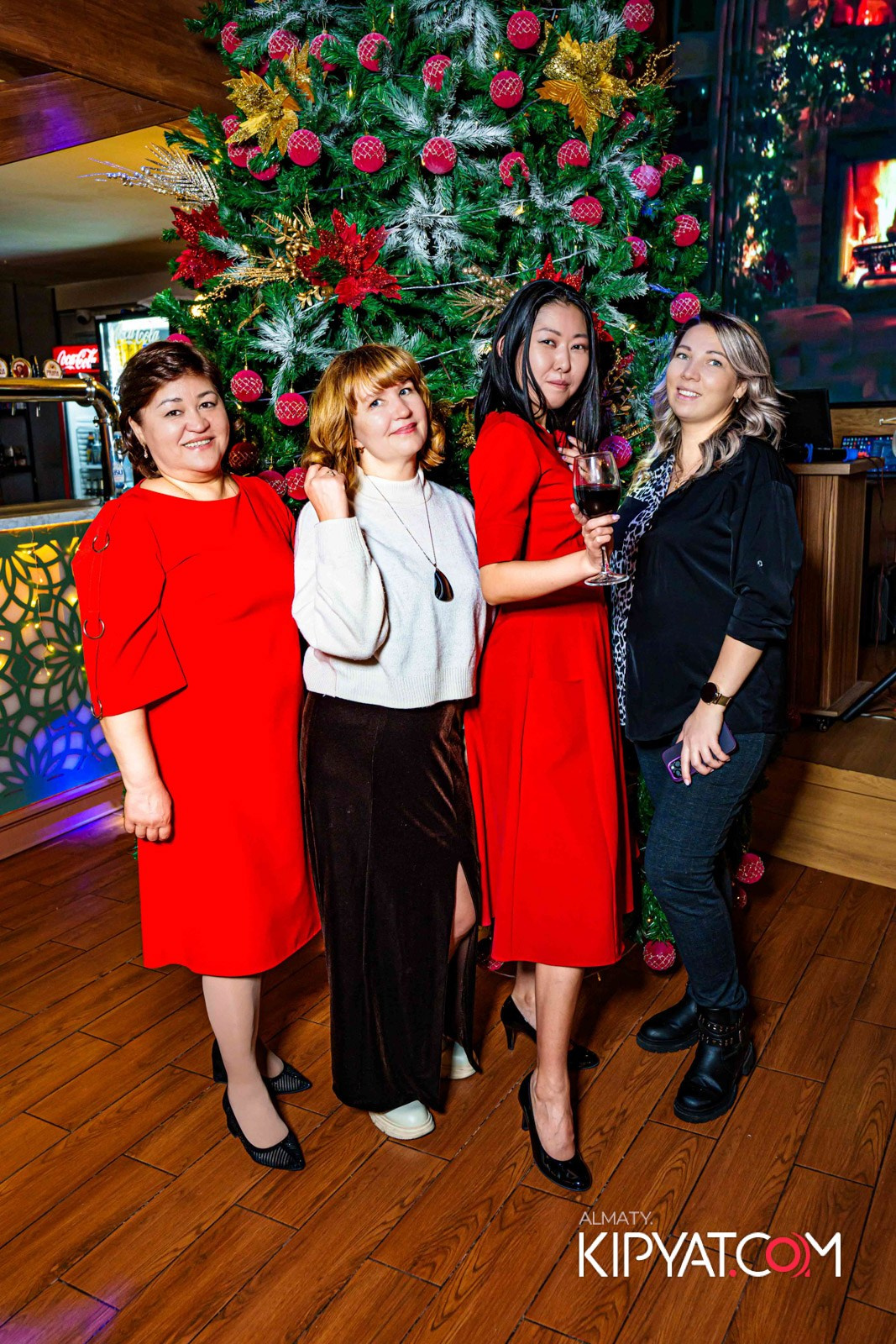 ГРУЗИНСКИЙ ДВОР НА КАБАНБАЙ БАТЫРА. КИПЯТКОМ АЛМАТЫ!