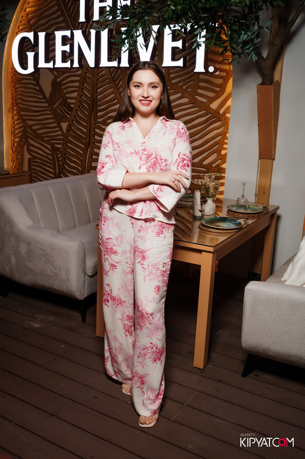 MOOD KARAOKE & TERRACE. КИПЯТКОМ АЛМАТЫ!