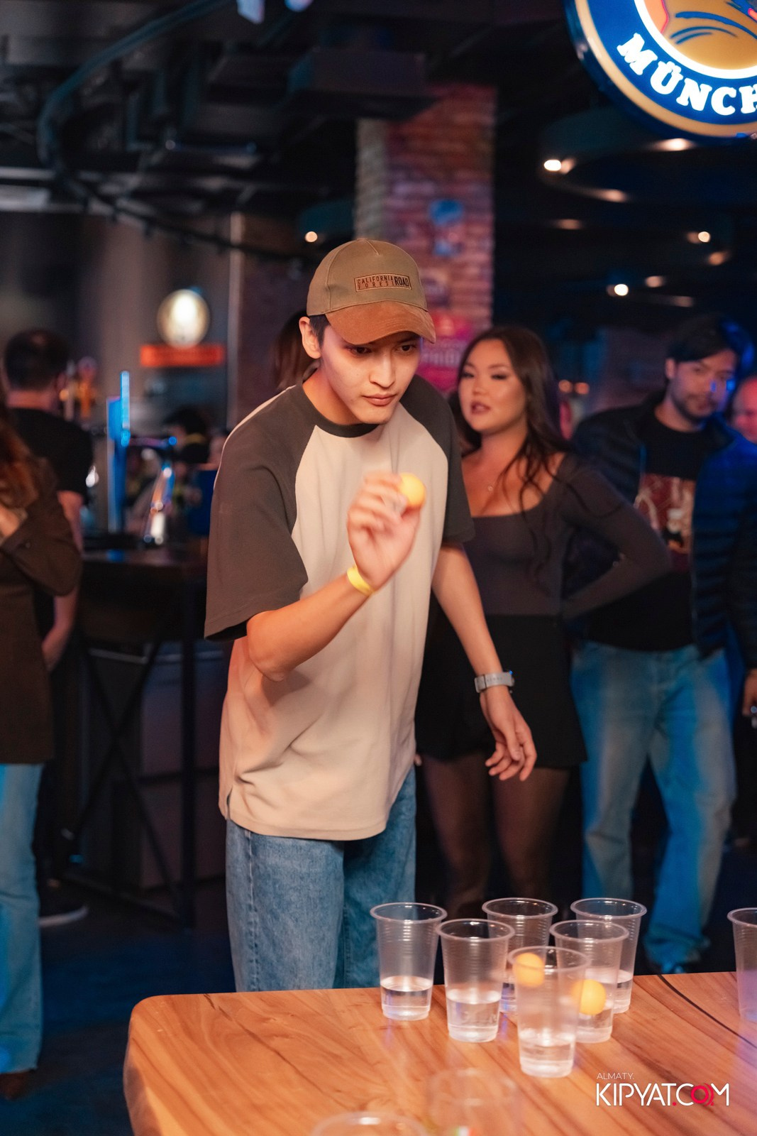 HARVEY'S PUB. КИПЯТКОМ АЛМАТЫ!