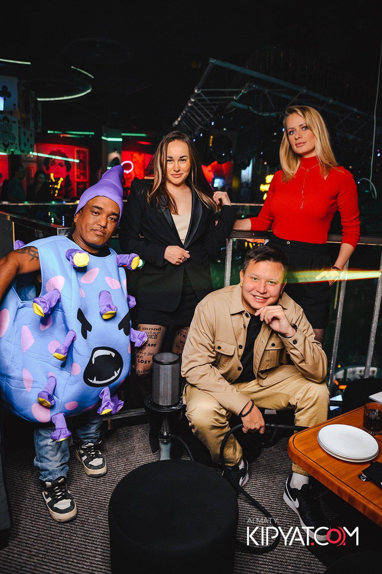 ВЫСТУПЛЕНИЕ ГРУППЫ ВИРУС SANTA BARBARA. КИПЯТКОМ АЛМАТЫ!