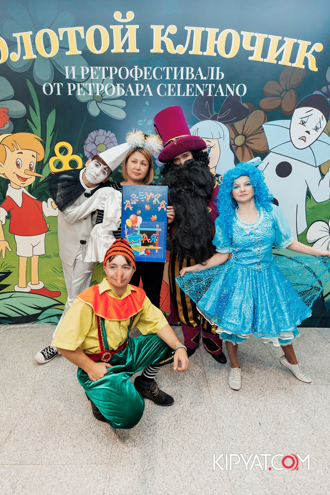 ЗОЛОТОЙ КЛЮЧИК И РЕТРОФЕСТИВАЛЬ ОТ РЕСТОБАРА CELENTANO. КИПЯТКОМ АЛМАТЫ!