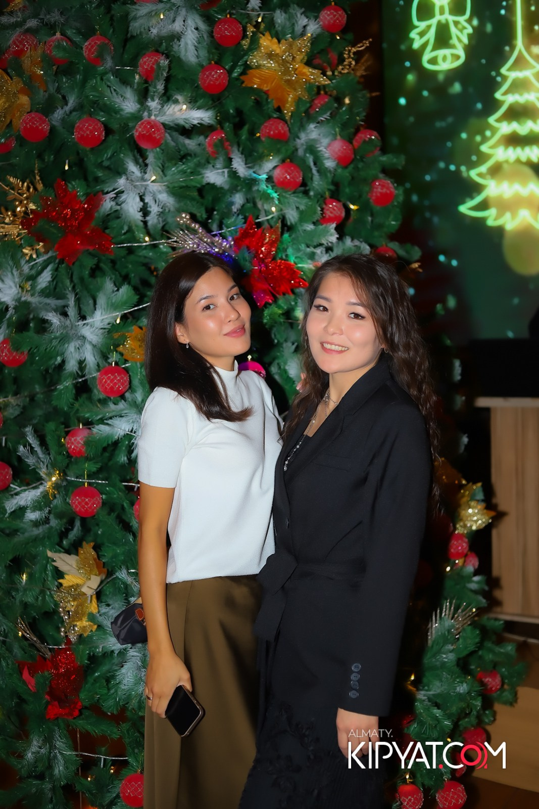 ГРУЗИНСКИЙ ДВОР НА КАБАНБАЙ БАТЫРА. КИПЯТКОМ АЛМАТЫ!