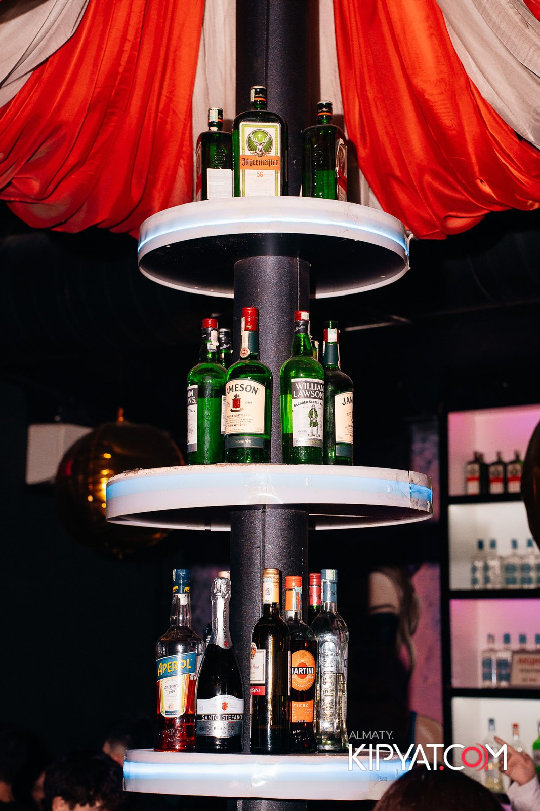 UYAT EMES BAR. КИПЯТКОМ АЛМАТЫ!