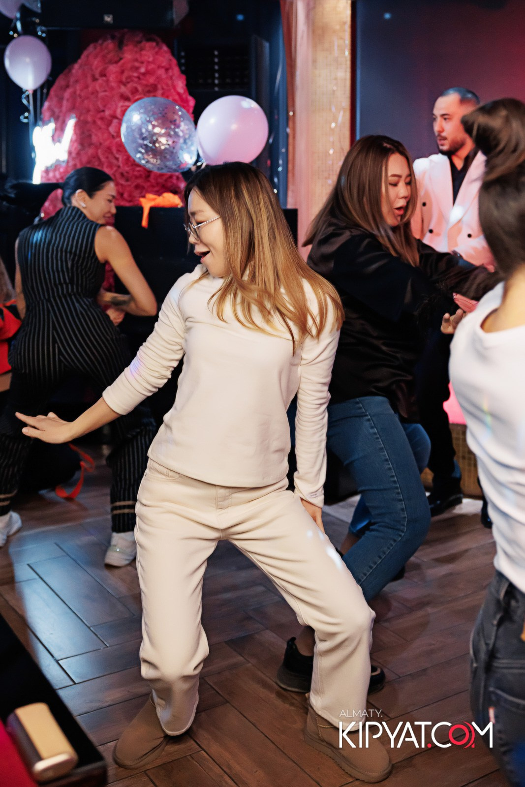 ЗАЯ, НА БИС. КИПЯТКОМ АЛМАТЫ!