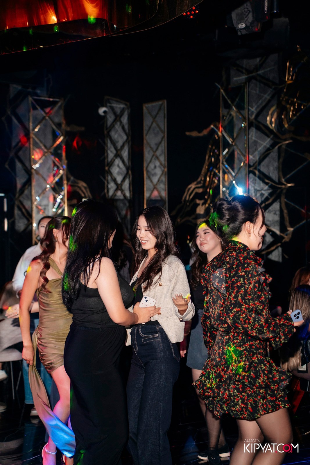 MOOD KARAOKE & TERRACE. КИПЯТКОМ АЛМАТЫ!