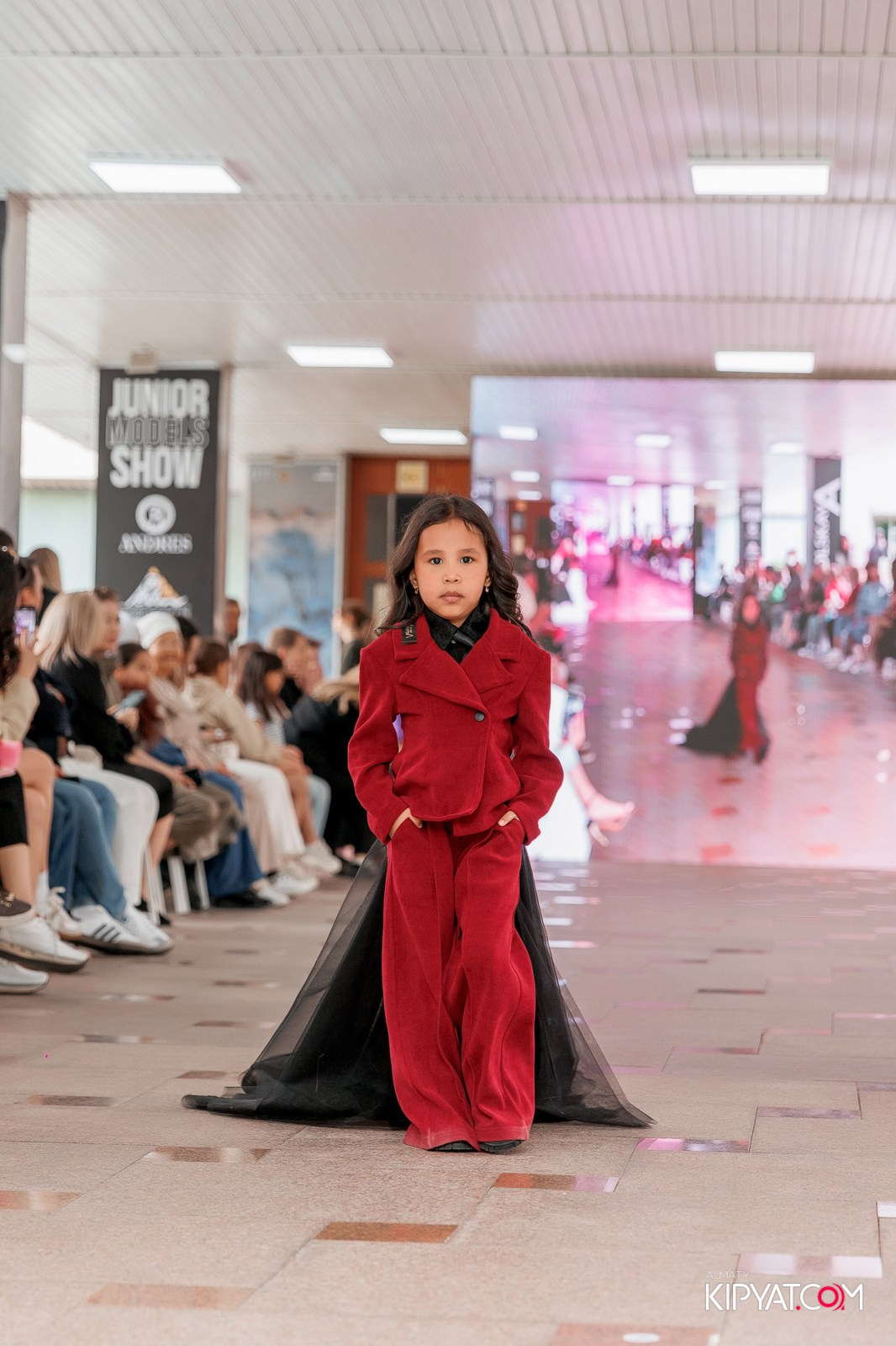 JUNIOR FASHION SHOW. КИПЯТКОМ АЛМАТЫ!
