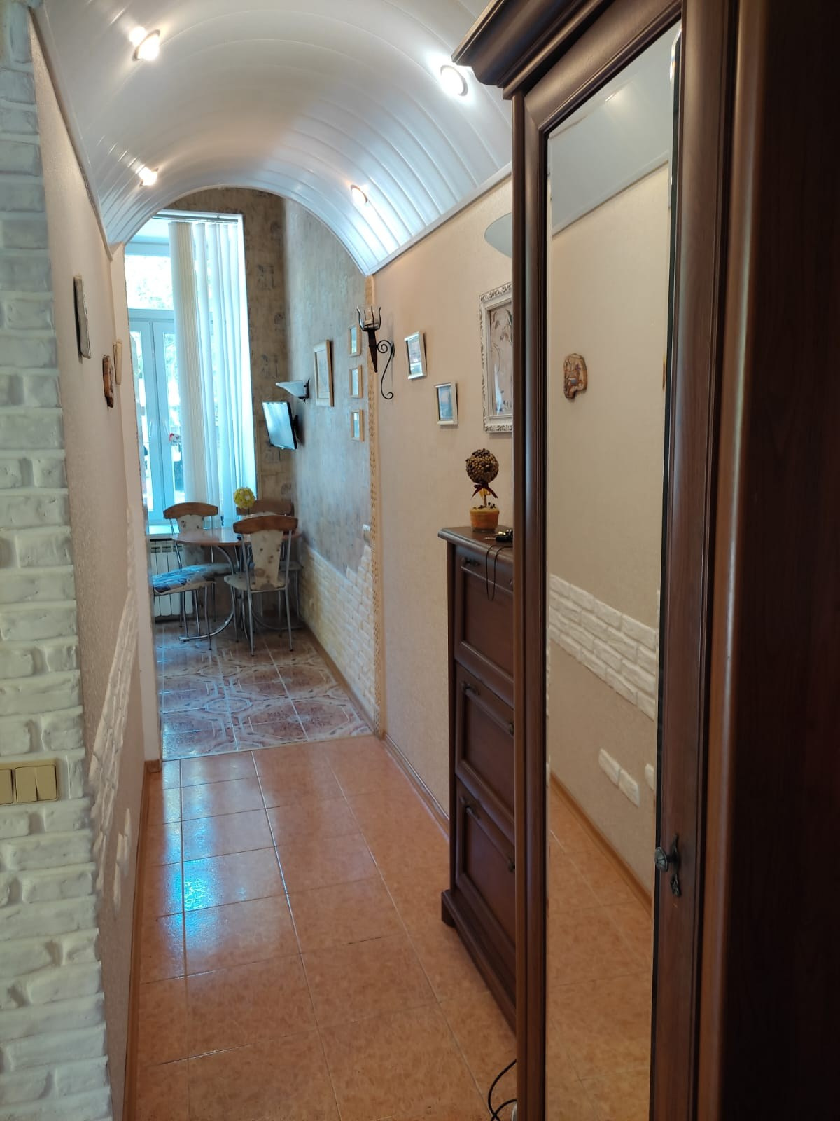 Ул. Революции 67. Отдых в Евпатории без забот — аренда жилья, трансфер, размещение под ключ