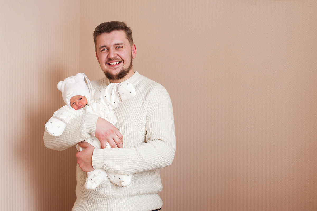 Фотосессия выписки из роддома. Фотограф новорожденных в Брянске Анжелика Прохоренкова