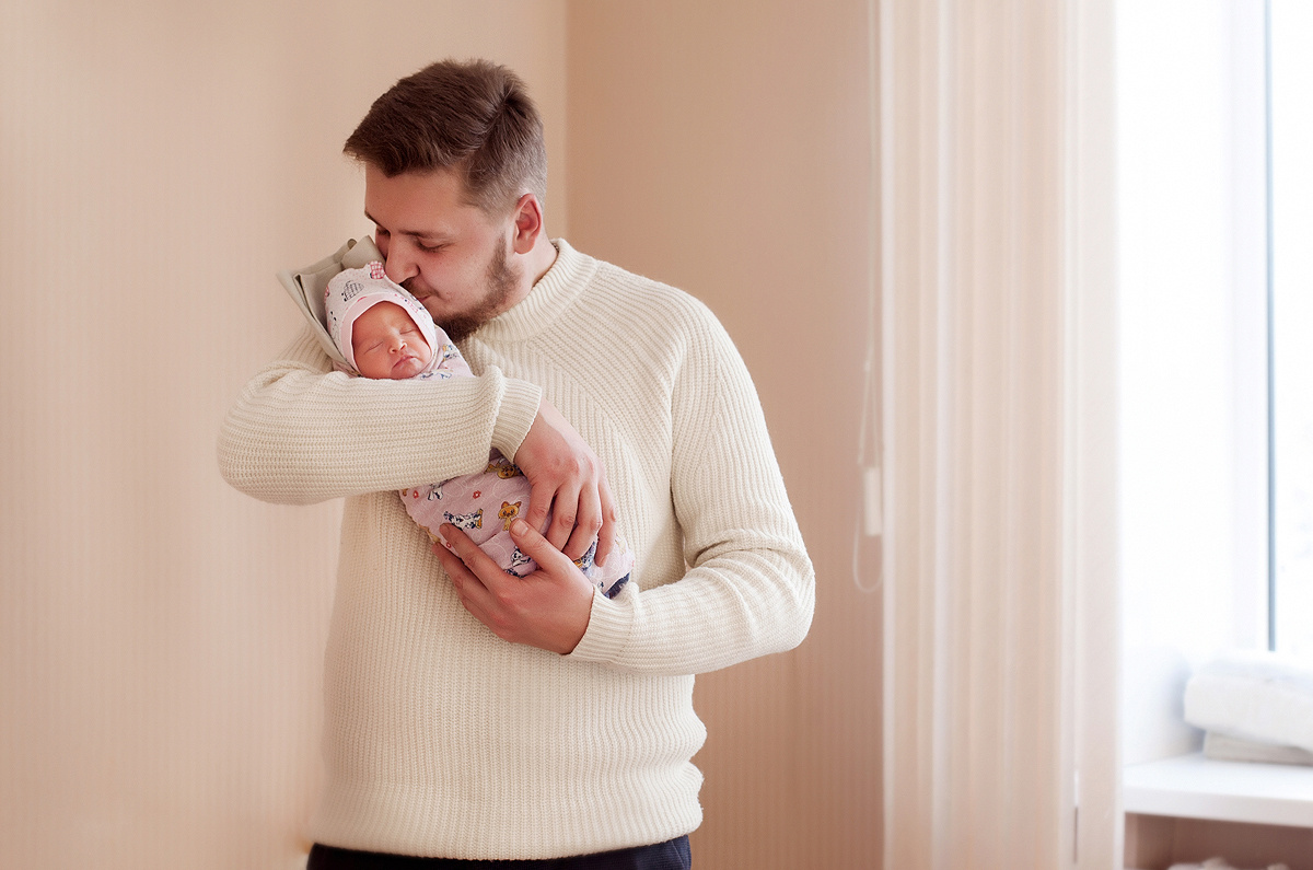 Фотосессия выписки из роддома. Фотограф новорожденных в Брянске Анжелика Прохоренкова