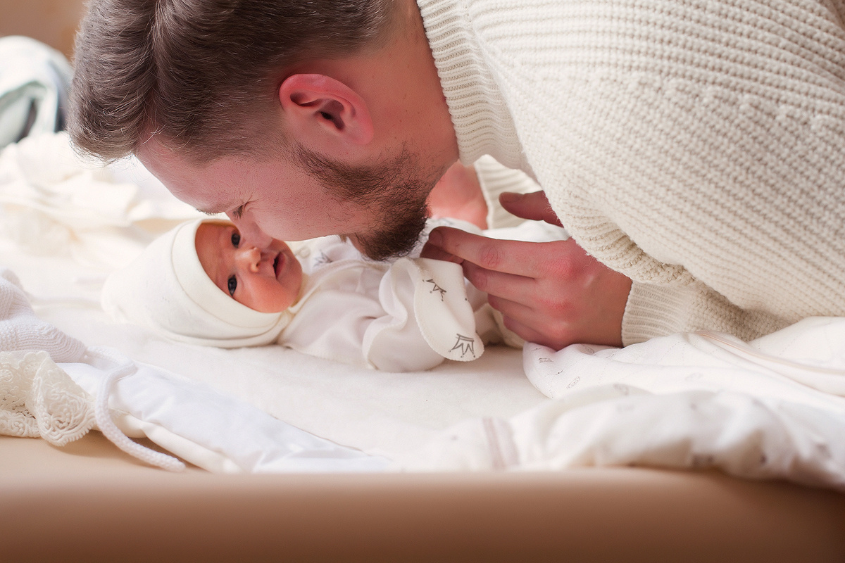 Фотосессия выписки из роддома. Фотограф новорожденных в Брянске Анжелика Прохоренкова