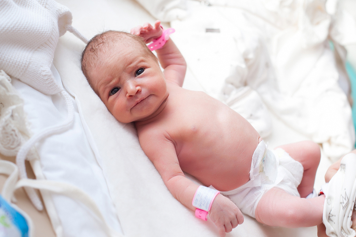 Фотосессия выписки из роддома. Фотограф новорожденных в Брянске Анжелика Прохоренкова