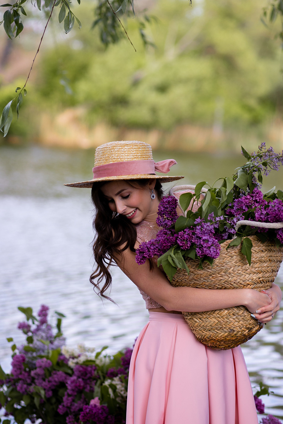 Лодка в сирени. Фотограф Белгород