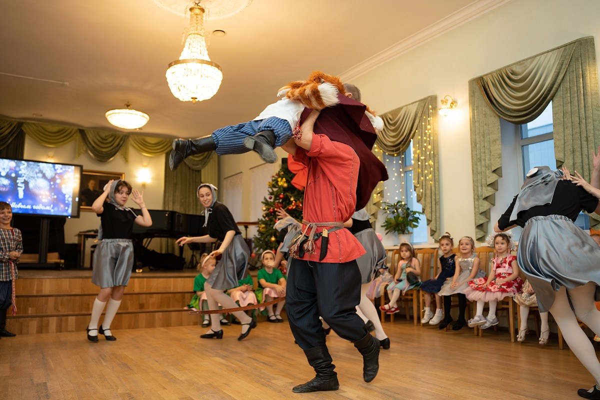 Новогодняя ёлка для ребят в ДШИ имени И. О. Дунаевского!. Фотограф Мария Ковкова