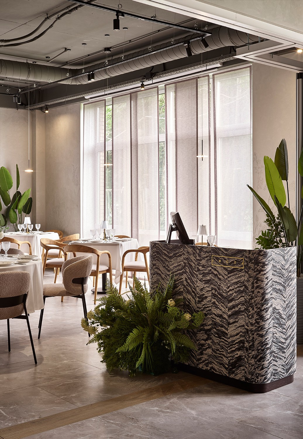 Ресторан «ЧИСЛА». Дизайнер интерьера Ксюша Шакирова, создание дизайн проектов под ключ