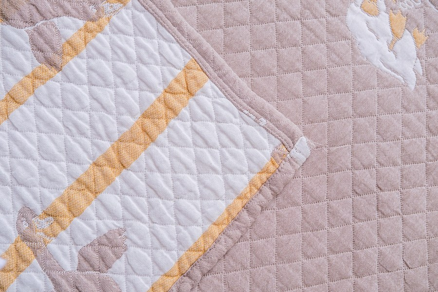 Съемка покрывал для маркетплейсов в СПб. Фотосессия для маркетплейсов