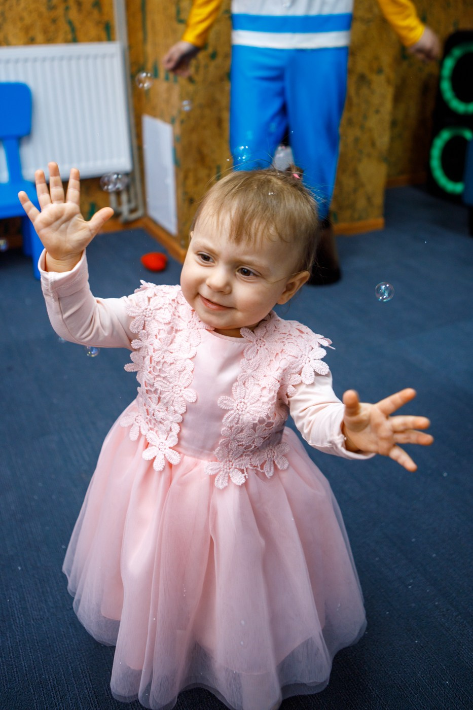 Софья 1 годик. Детская комната «Локо мотив» Волжский. Фотографы в городе Волгограде — Людмила Агеева и Алексей Околелов