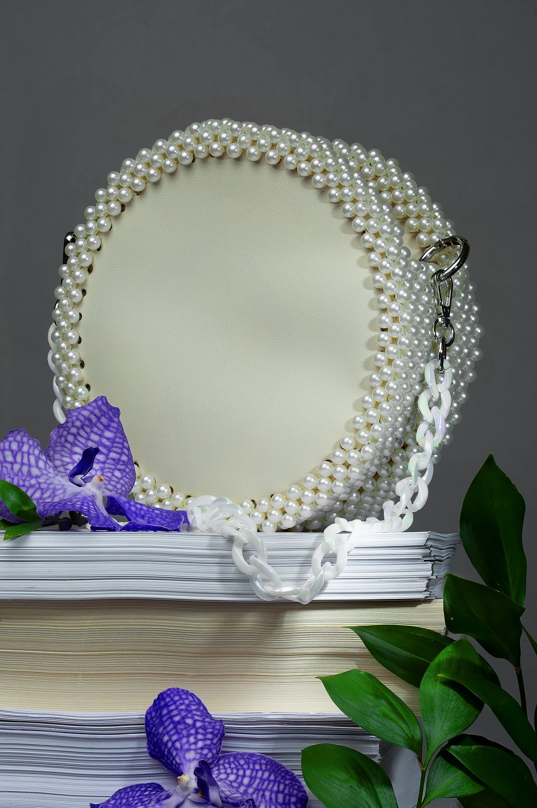 Аксессуары: обувь, сумки, очки. Предметный фотограф в Москве Мария Игнатенко. Нейрофото, ретушь, сет-дизайн