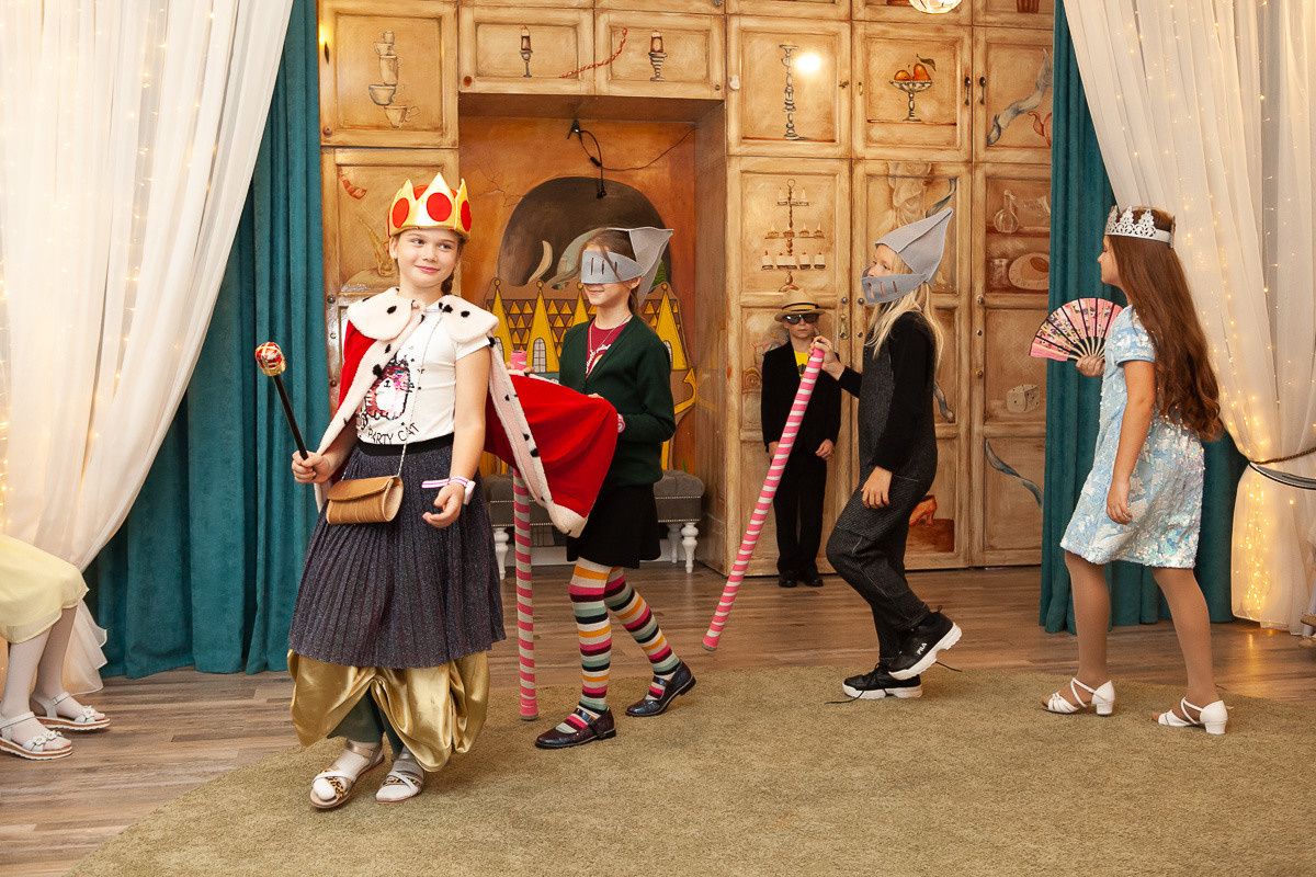 Детский день рождения в Алисин домик. Детский и семейный фотограф в Москве СВАО Екатерина Алалыкина