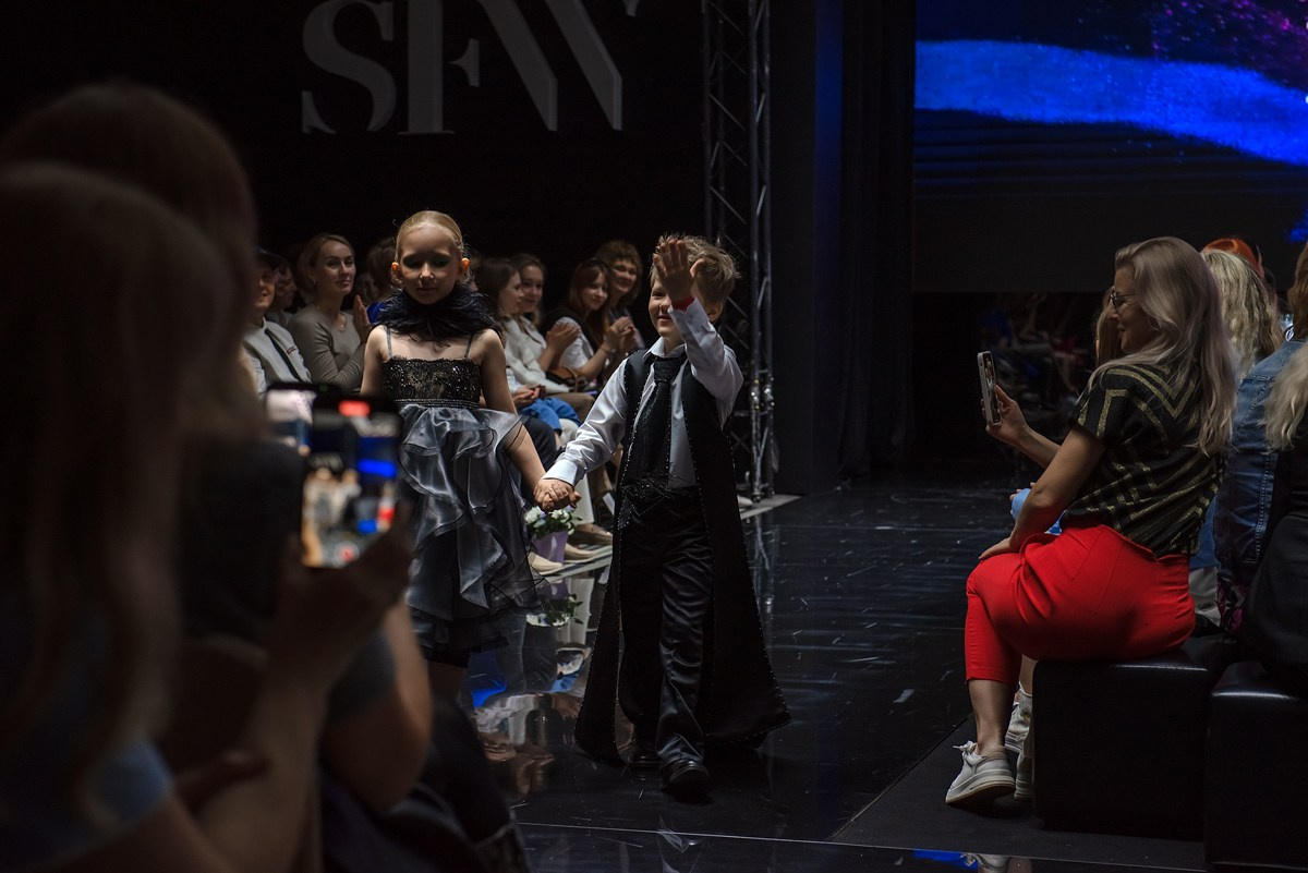 SochiFashionWeek2024 дизайнер Кибовская. Семейный и коммерческий фотограф в Сочи Александр Бодунов