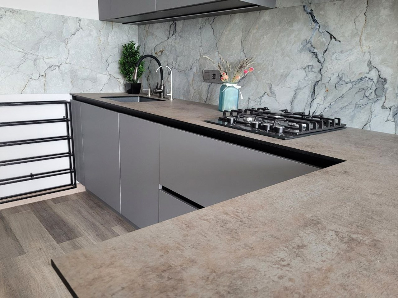 Кухни на заказ в Евпатории. Мебель на заказ в Евпатории