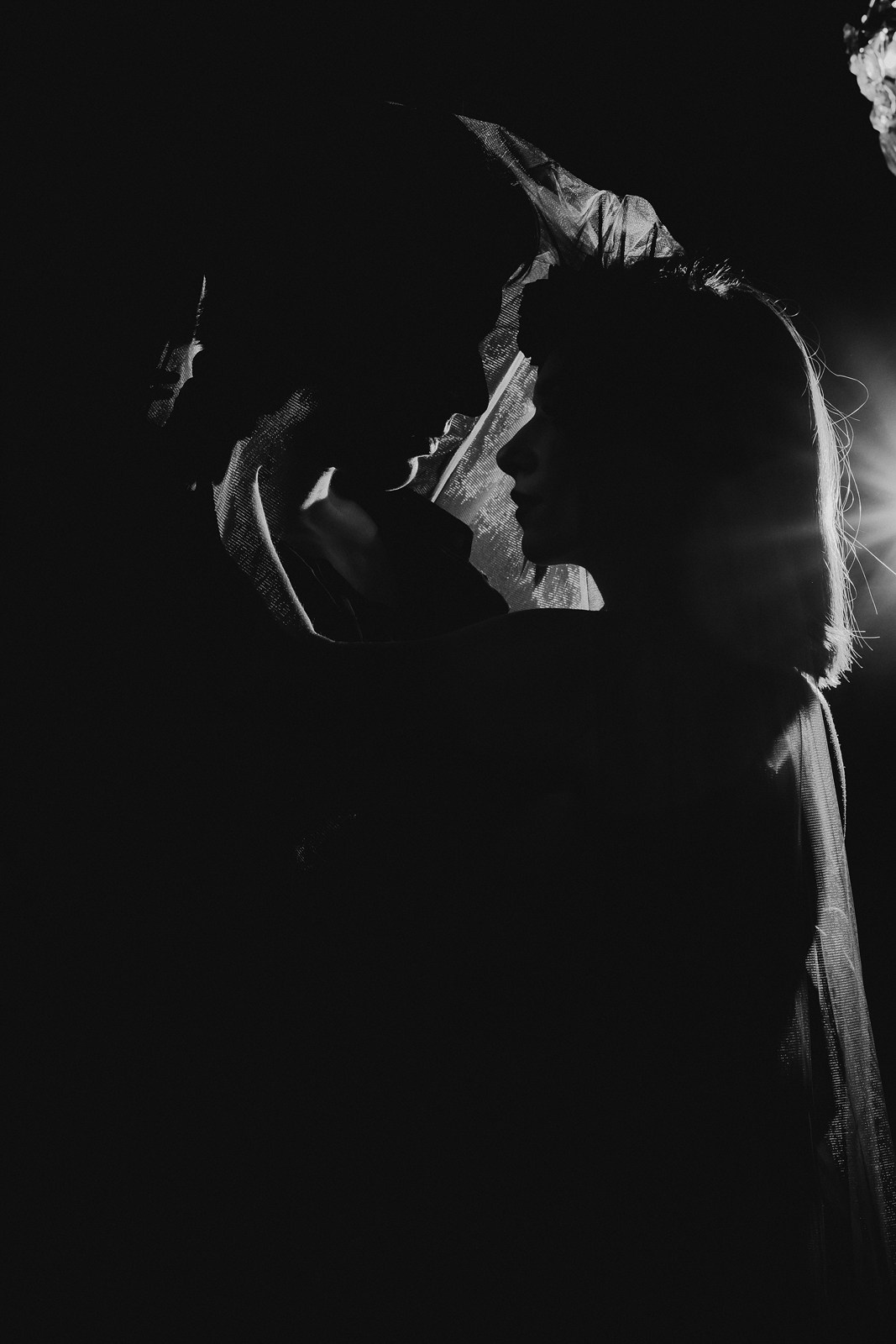 ON THE BORDER OF LOVE. Фотограф Москва Владимир Филин