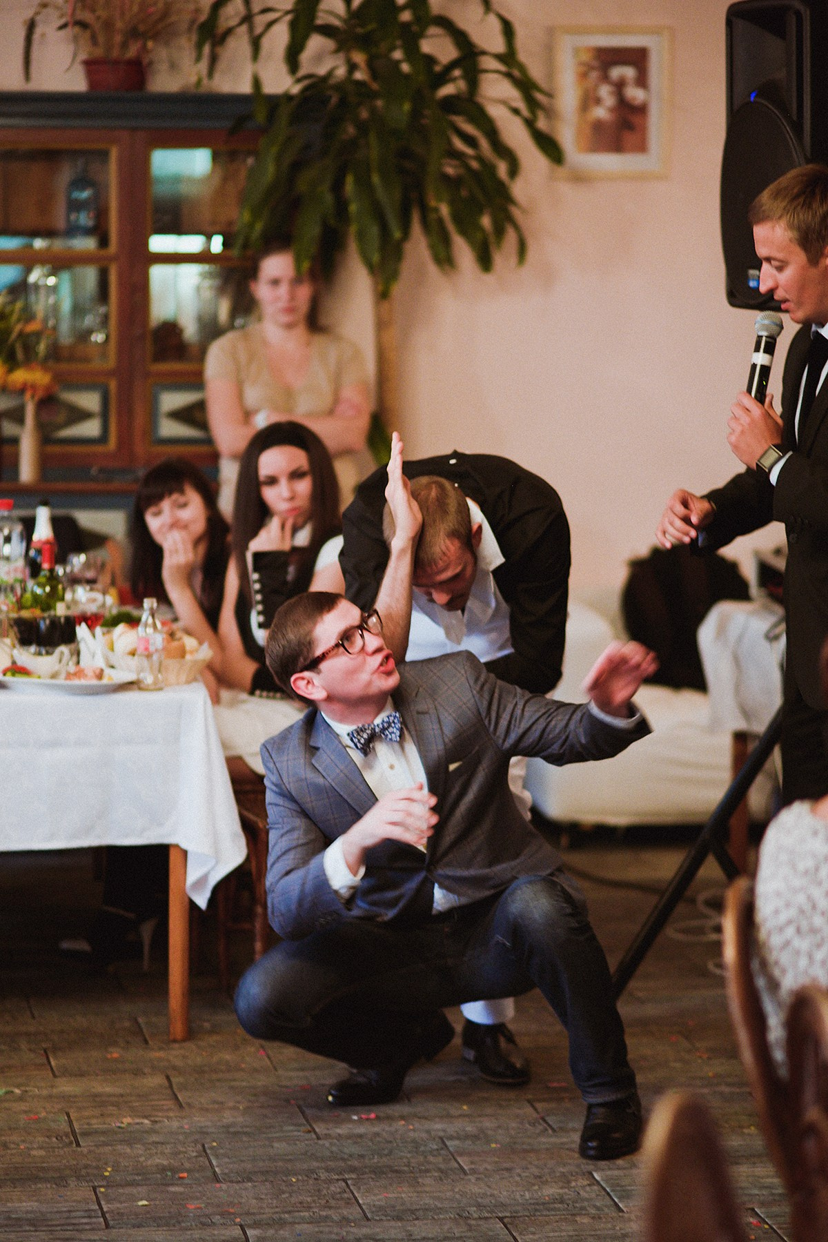 Свадебная прогулка Алекса и Даши. Фотограф крещение венчание в Петербурге! Помогает подобрать храм и посоветовал душевного батюшку в СПб