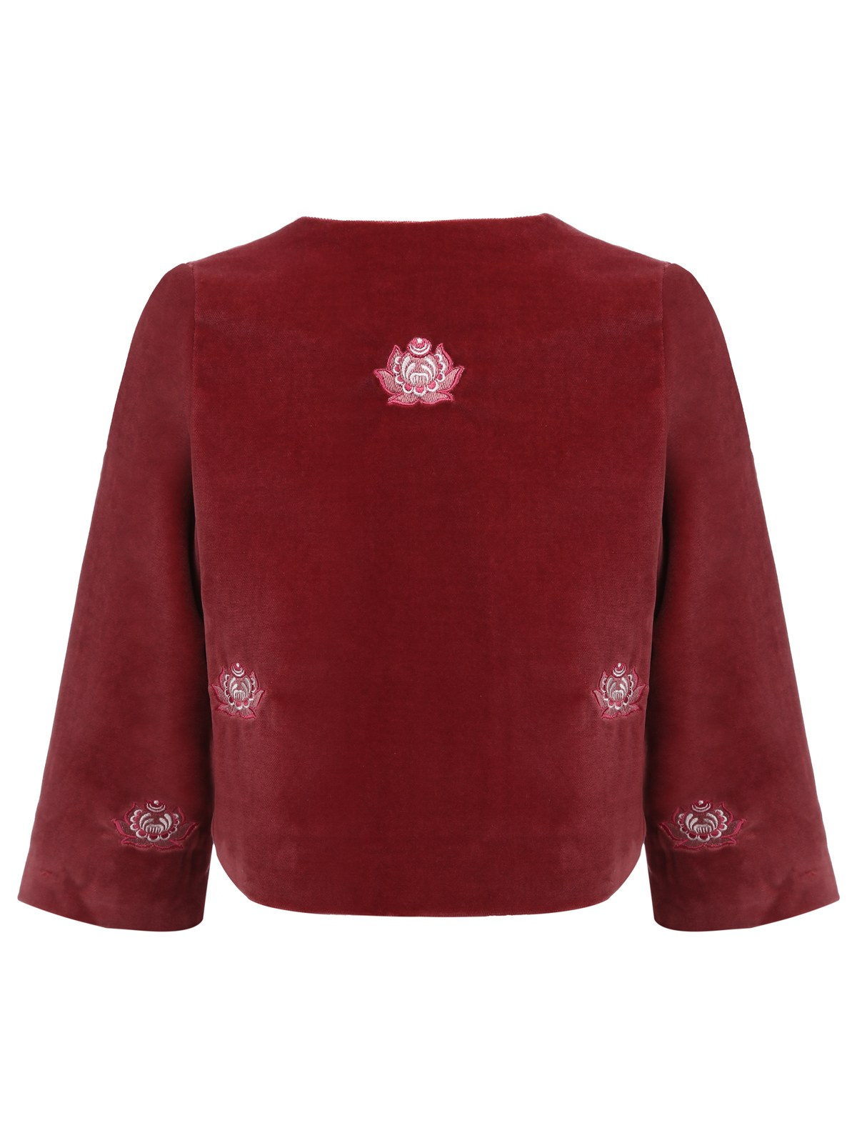 «Профессиональная каталожная фотосъемка детской одежды на манекене с акцентом на детали»