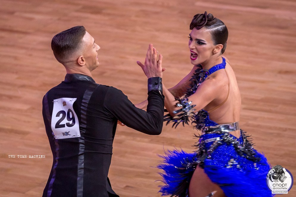 DANCE. Фотограф для маркетплейсов Михаил Бове