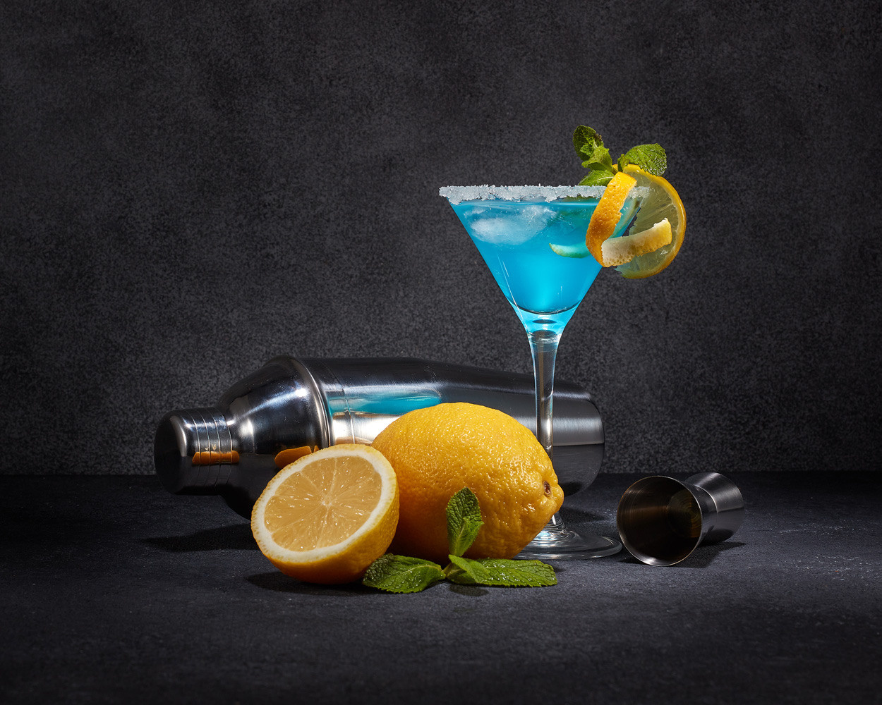 Фотосъемка коктейлей для рекламного буклета