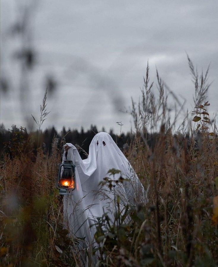 Съемка в образе призрака. Портретный фотограф из Москвы Комбар Елизавета