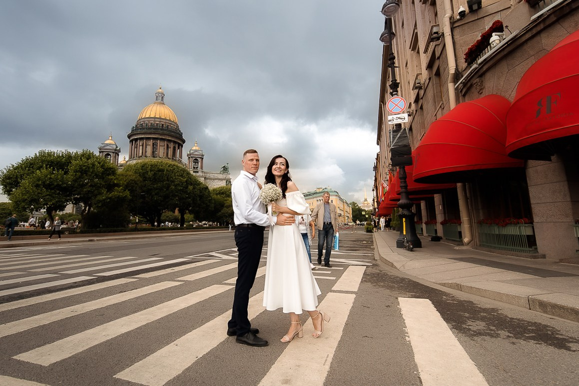 Утро невесты: почему это не разогрев перед свадьбой, а отдельная история в кадре. Свадебный фотограф — Санкт-Петербург (СПб) Питер