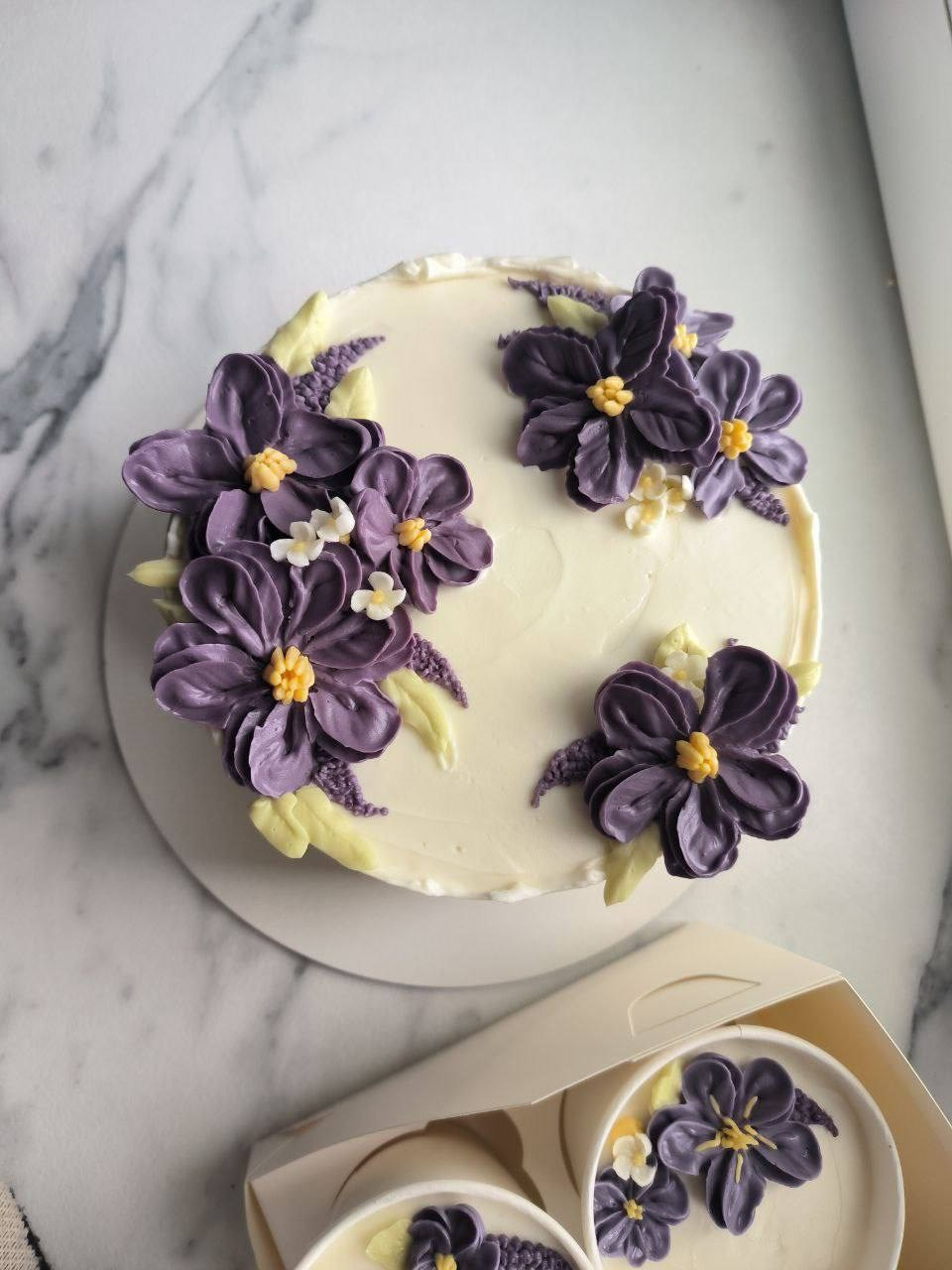 Работы учениц. Аникина Юлия / Кремовая флористика в корейской технике