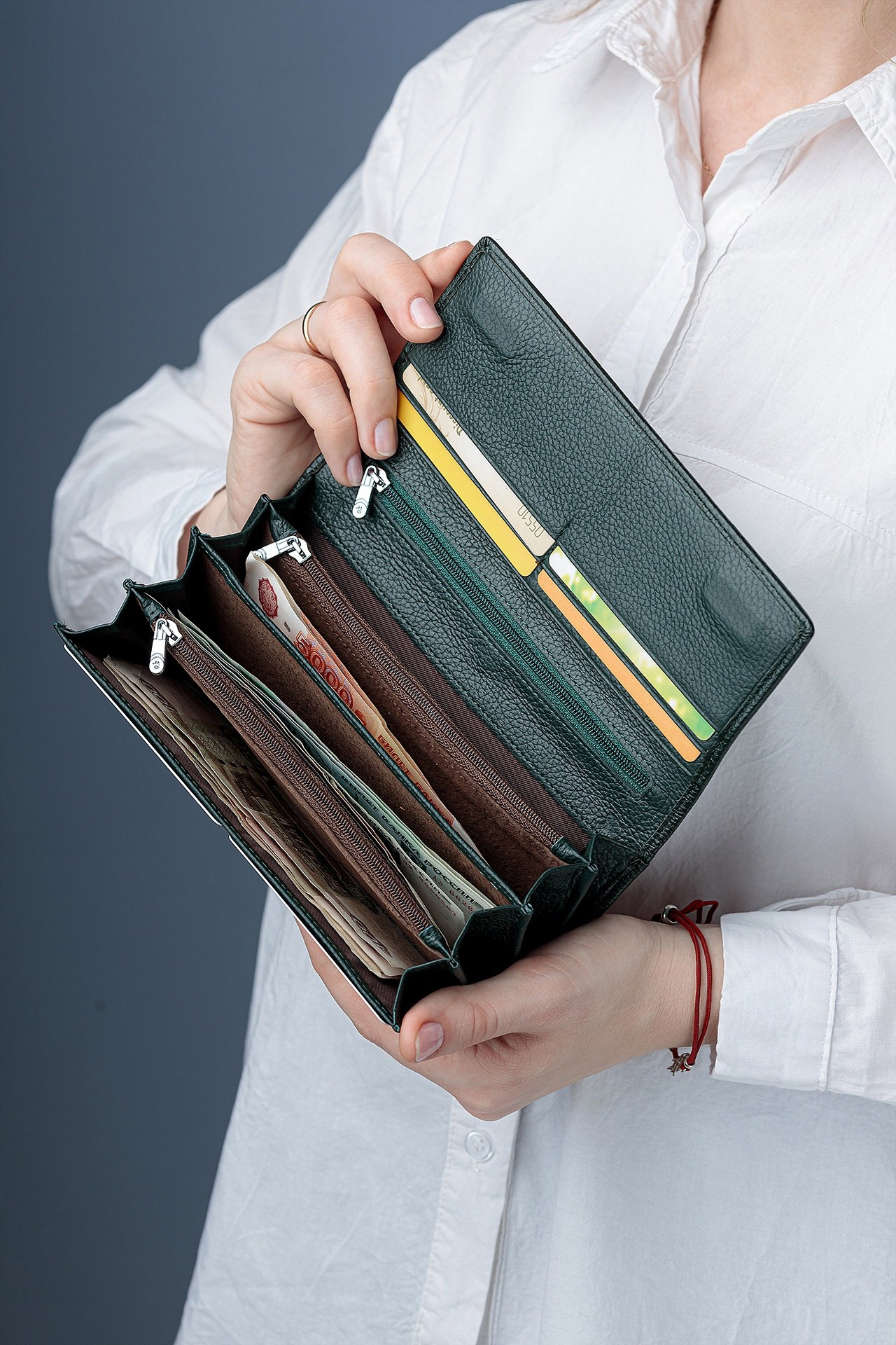 Съёмки для маркетплейсов. Фотограф Александр Калинин