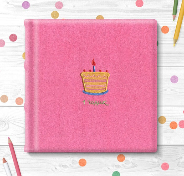 Фоткниги. Фотостудия Roomy в Краснодаре | Семейные и детские съёмки дней рождения от 1 до 5 лет, аренда зала фотостудии