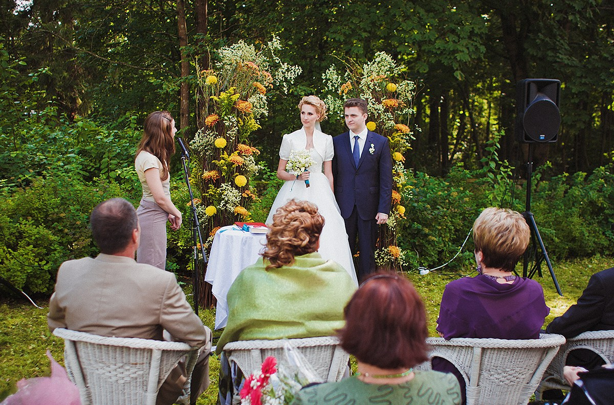 Свадебная прогулка Алекса и Даши. Фотограф крещение венчание в Петербурге! Помогает подобрать храм и посоветовал душевного батюшку в СПб