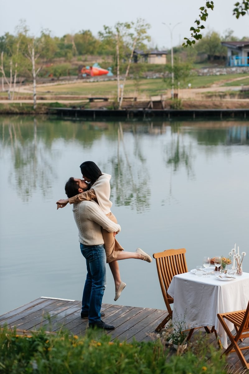 Свидание в парке "Озера" Владивосток. Организация свадеб и других мероприятий во Владивостоке от «Рядом быть»