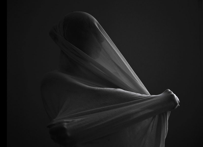 Время закрытых лиц. Closed face time. Фотограф Ира Соколова Санкт-Петербург