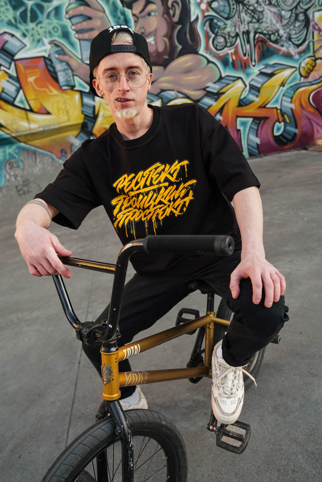 Коммерческая съемка одежды для бренда Доска Треска в Архангельске. Съемки