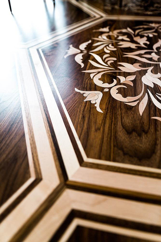 LH. Фотограф