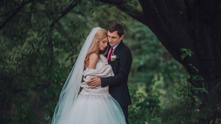 Расплывчатщина свадебных цветов в фокусе