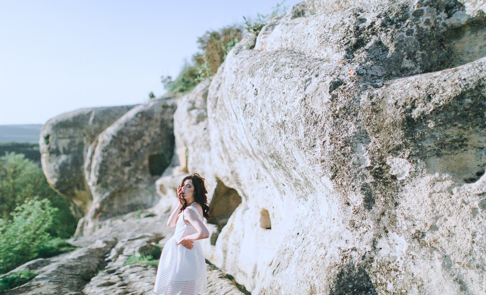 свадебная фотосессия во время катания на велосипедах