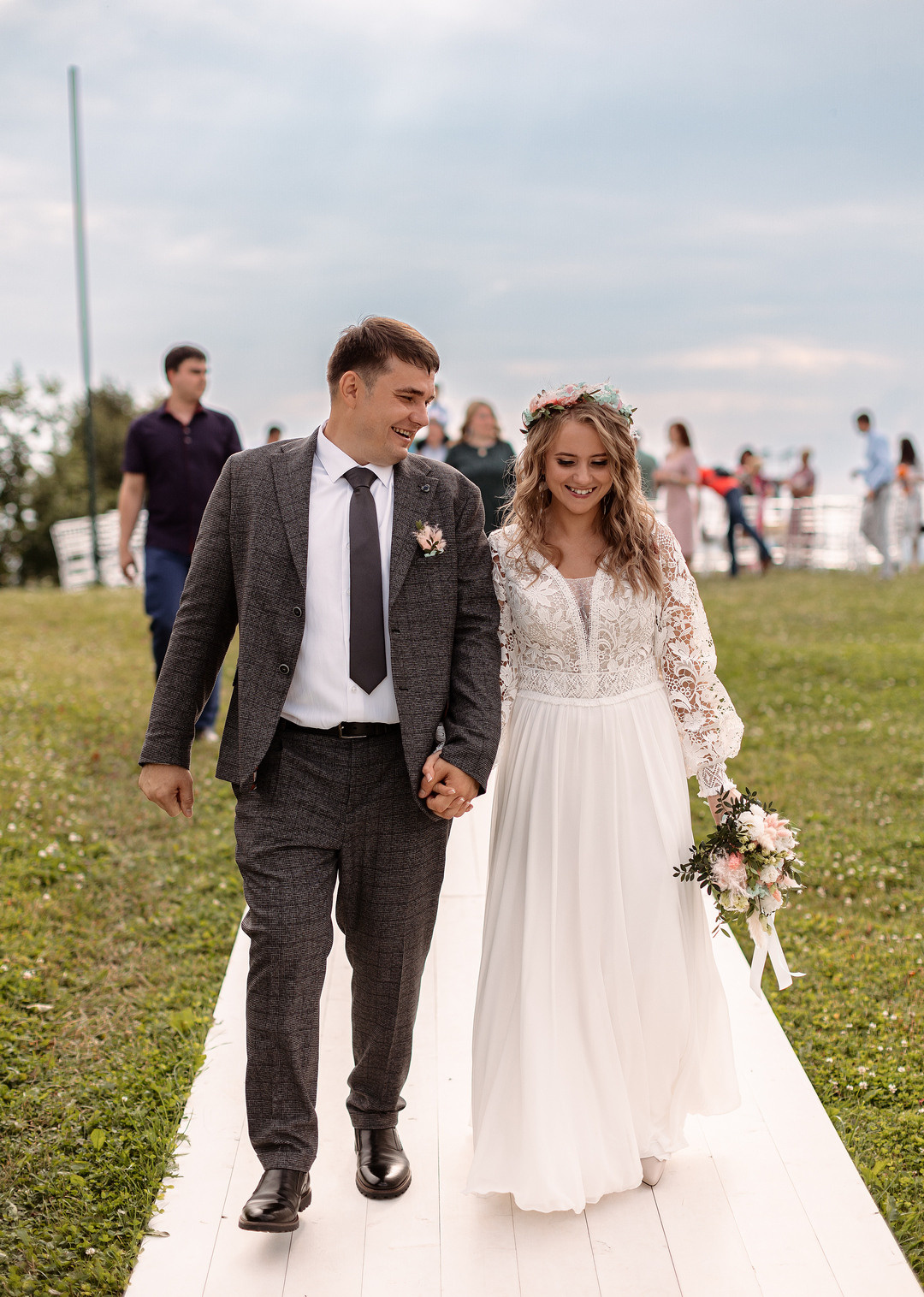 Глемпинг парк клевер приглашает вас на фотосессию к фотографу васячкин. Свадебный фотограф Ярославль Дмитрий Васячкин