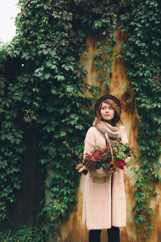 с цветочными ампирными орнаментами